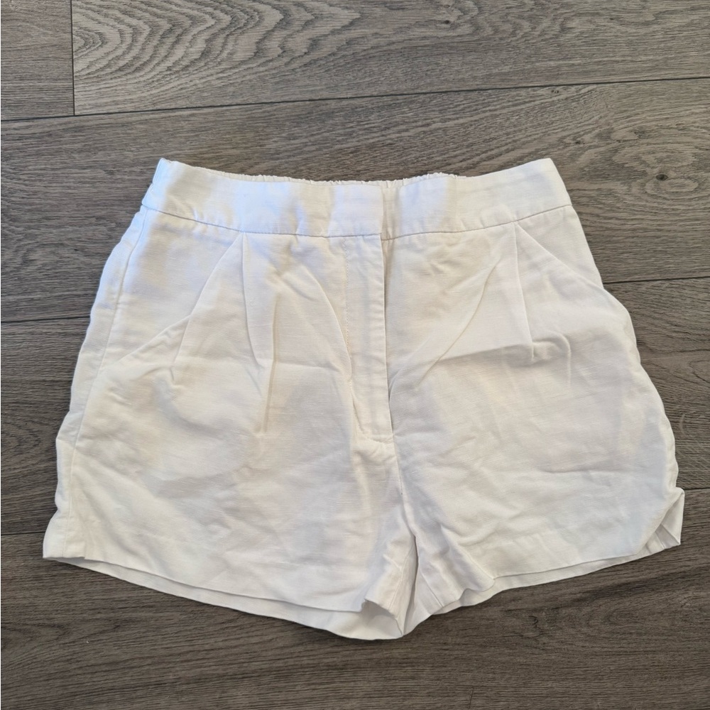 ARITZIA WILFRED WHITE LINEN SHORTS (fits S/M)